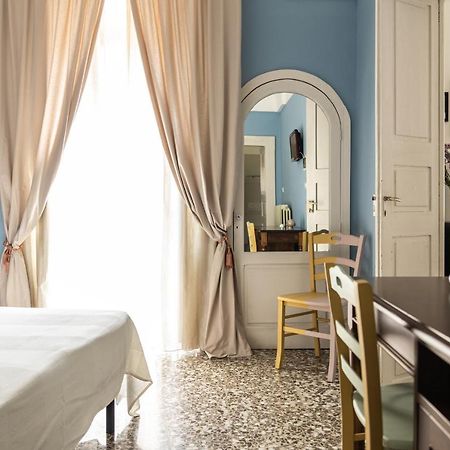 Palazzo Dante Bed & Breakfast Алисте Екстериор снимка
