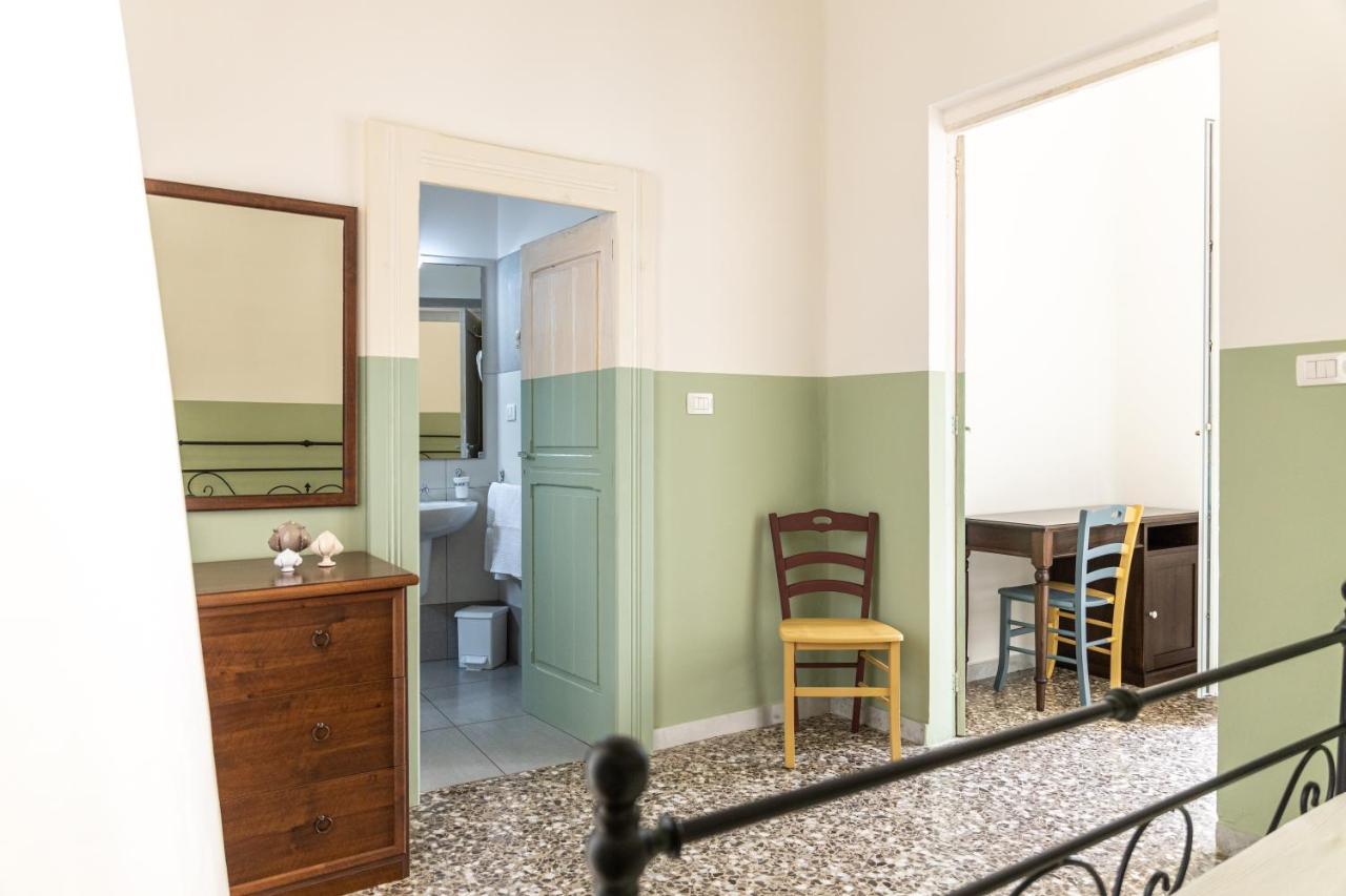 Palazzo Dante Bed & Breakfast Алисте Екстериор снимка