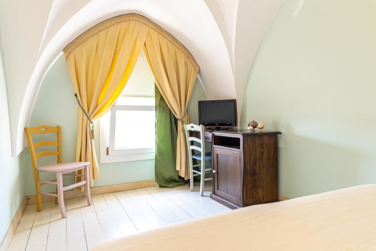 Palazzo Dante Bed & Breakfast Алисте Екстериор снимка
